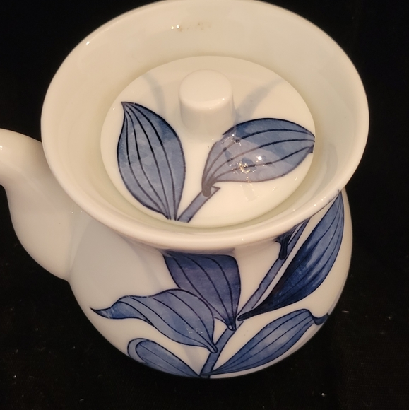 Vintage Mini Bone China Teapot. Made in Japan. - Picture 3 of 9